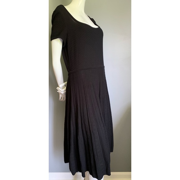 St John : black jacquard fit & flare knit dress - Picture 3 of 12